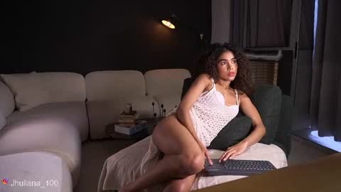 Paula online show from June 24, 9:25 pm