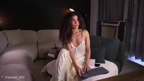 Paula online show from July 8, 9:30 pm