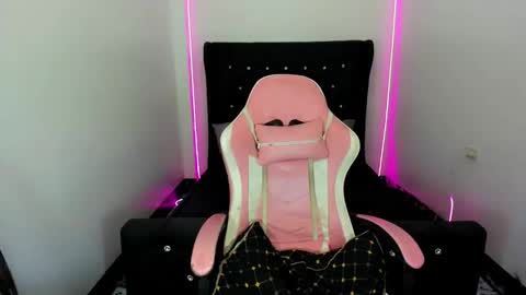 Snapshot of paulaontop chatting on March 26, 7:19 pm paulaontop online show from March 26, 7:19 pm