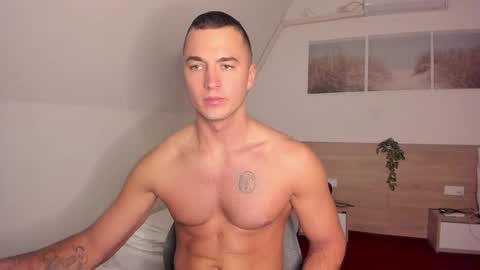 paulblack021 online show from November 28, 12:24 am