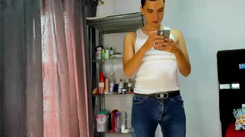 Snapshot of paulevans0204 chatting on July 19, 2:43 pm paulevans0204 online show from July 19, 2:43 pm