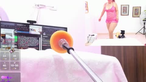 Paulina Davis  online show from January 14, 3:32 am