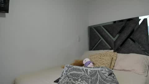 Snapshot of paulina_l chatting on May 23, 10:25 pm Paulina online show from May 23, 10:25 pm