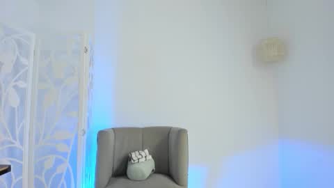 Pau online show from September 12, 3:01 pm