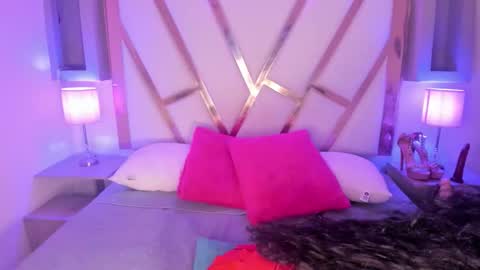 Snapshot of paulina_ruiz_ chatting on November 7, 8:53 pm online show from November 7, 8:53 pm