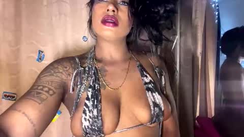 Snapshot of paulina_ruiz_ chatting on May 31, 10:44 pm online show from May 31, 10:44 pm