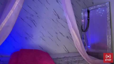 Snapshot of paulina_ruiz_ chatting on June 25, 6:34 pm online show from June 25, 6:34 pm