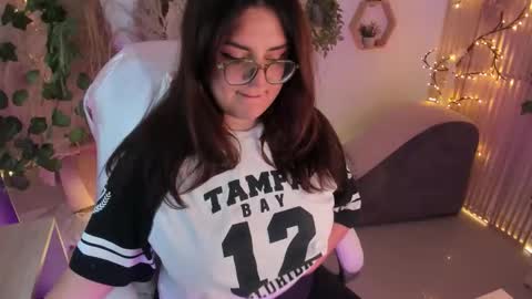 Snapshot of paulinacostello chatting on February 17, 5:08 pm Estefania online show from February 17, 5:08 pm