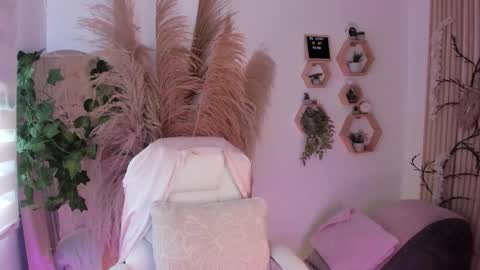 Snapshot of paulinacostello chatting on March 11, 5:19 pm Estefania online show from March 11, 5:19 pm