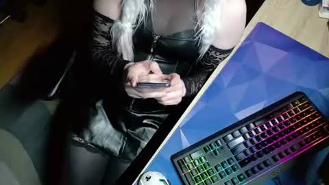 ensui online show from June 15, 9:28 pm