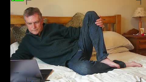 Snapshot of paullie2011 chatting on November 9, 12:14 pm paullie2011 online show from November 9, 12:14 pm