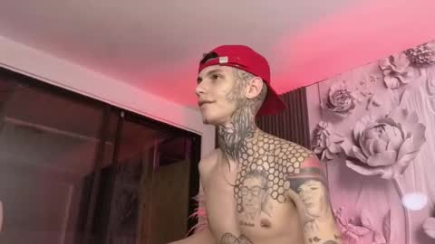 Snapshot of paulo527 chatting on February 11, 8:08 am Paulo online show from February 11, 8:08 am