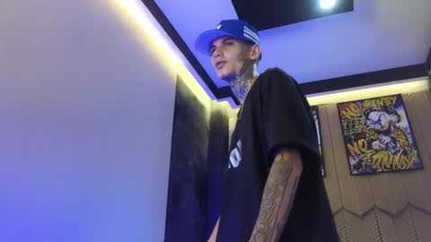 Snapshot of paulo527 chatting on February 17, 9:10 pm Paulo online show from February 17, 9:10 pm