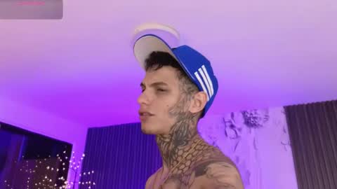 Snapshot of paulo527 chatting on February 18, 9:16 am Paulo online show from February 18, 9:16 am