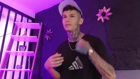 Snapshot of paulo527 chatting on February 20, 7:25 pm Paulo online show from February 20, 7:25 pm