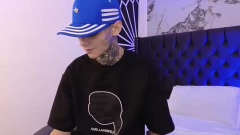 Snapshot of paulo527 chatting on March 3, 5:02 am Paulo online show from March 3, 5:02 am