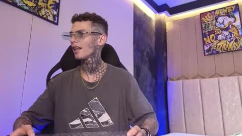 Snapshot of paulo527 chatting on March 7, 8:17 pm Paulo online show from March 7, 8:17 pm