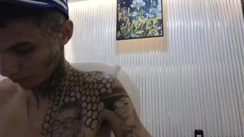 Snapshot of paulo527 chatting on March 18, 12:36 am Paulo online show from March 18, 12:36 am