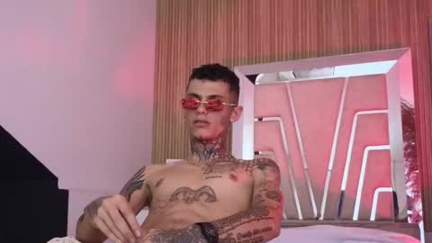 Snapshot of paulo527 chatting on March 26, 5:46 am Paulo online show from March 26, 5:46 am