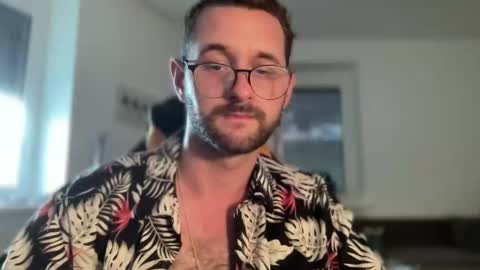 Snapshot of paulsimpsn chatting on September 8, 4:39 pm love bush online show from September 8, 4:39 pm