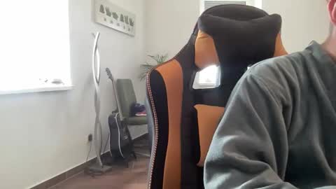 Snapshot of paulsimpsn chatting on October 23, 11:42 am love bush online show from October 23, 11:42 am