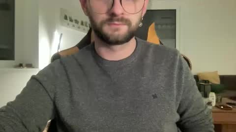 Snapshot of paulsimpsn chatting on November 17, 3:51 pm love bush online show from November 17, 3:51 pm