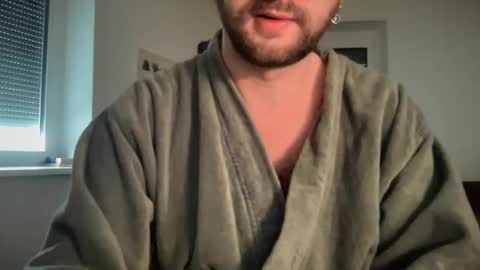 Snapshot of paulsimpsn chatting on December 5, 10:24 am love bush online show from December 5, 10:24 am