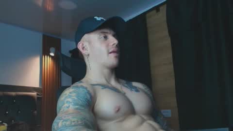 Snapshot of paulthompson_ chatting on March 6, 5:04 am Paul online show from March 6, 5:04 am