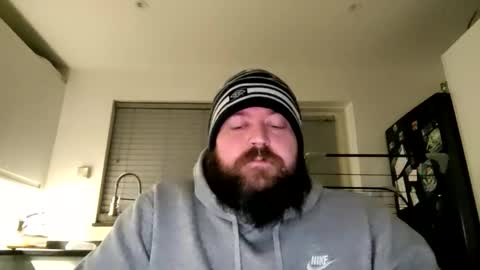 Snapshot of pauluk24 chatting on March 1, 12:23 am pauluk24 online show from March 1, 12:23 am