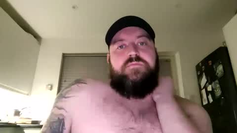 Snapshot of pauluk24 chatting on March 6, 12:40 am pauluk24 online show from March 6, 12:40 am