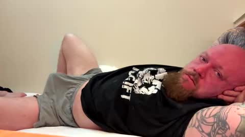 paulyb445 online show from December 16, 6:57 pm