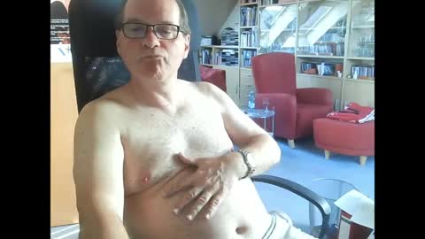 Pavlov aka Peter online show from April 7, 8:15 am