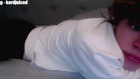 Snapshot of pawclaw chatting on April 10, 2:39 am pawclaw online show from April 10, 2:39 am
