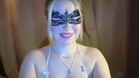 PawsClawss online show from October 15, 4:18 pm