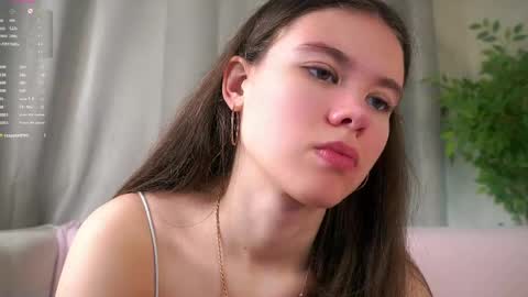 Beautiful Mila online show from May 12, 1:25 am
