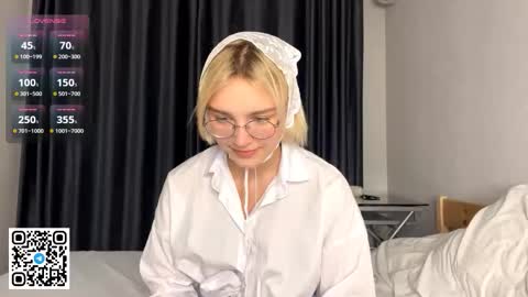 Snapshot of paztumminello chatting on November 7, 5:57 pm Lola online show from November 7, 5:57 pm