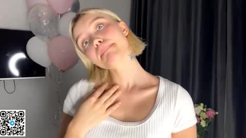 Snapshot of paztumminello chatting on November 21, 3:22 pm Lola online show from November 21, 3:22 pm