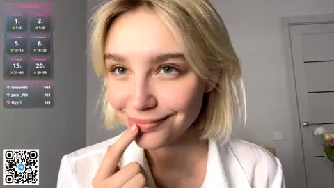 Snapshot of paztumminello chatting on November 26, 3:24 pm Lola online show from November 26, 3:24 pm