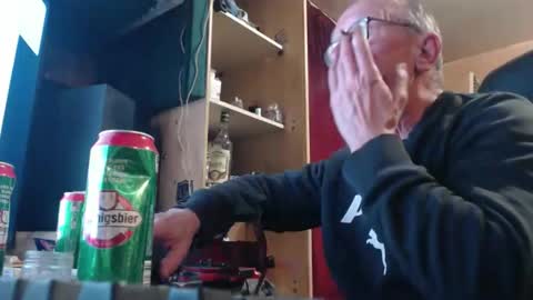 pc8474408 online show from November 25, 6:30 pm