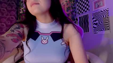  P E A C H   online show from February 4, 2:06 am