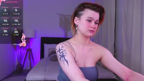 peach_avalanche online show from September 17, 8:43 pm