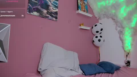 Peach  online show from June 25, 5:12 am