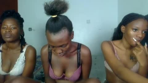 peach_ebonny online show from June 25, 6:45 pm