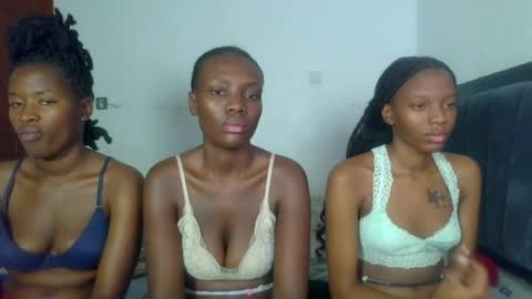 peach_ebonny online show from June 27, 7:02 am