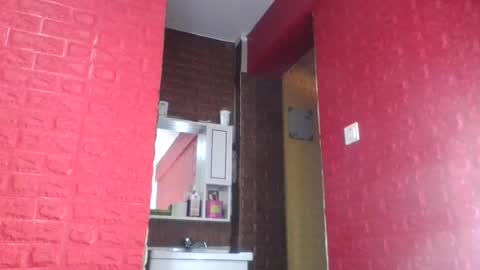peach_melbah online show from June 12, 9:19 am
