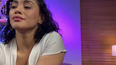 Snapshot of peachsundae chatting on April 14, 7:47 am portiapiers online show from April 14, 7:47 am