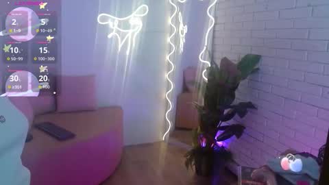 Snapshot of peachy_tay chatting on November 10, 11:42 am peachy_tay online show from November 10, 11:42 am