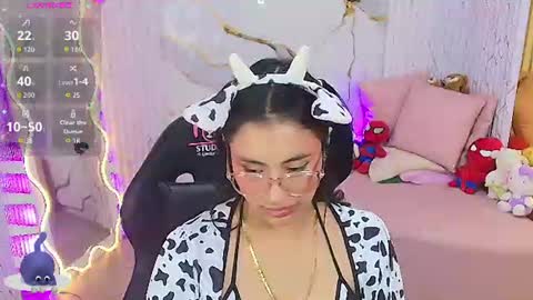 peachy_tay online show from June 11, 11:30 am