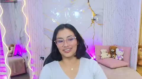 peachy_tay online show from July 27, 11:39 am