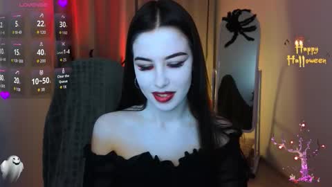 Snapshot of peachypoet chatting on October 31, 2:51 pm Chloe online show from October 31, 2:51 pm